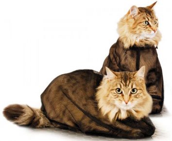 Rede de sacos para lavar um gato