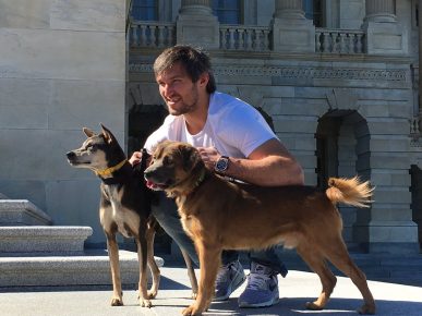 Alexander Ovechkin com cães